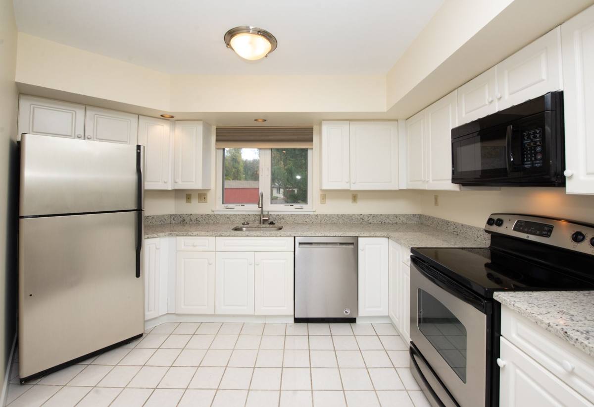 Apartment for rent at 1298 Hartford Turnpike, North Haven, CT 06473