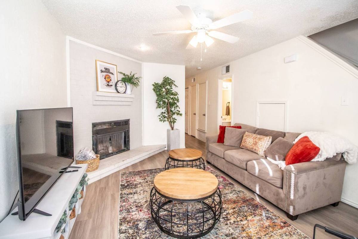Apartment for rent at 5806 6th St, Lubbock, TX 79416