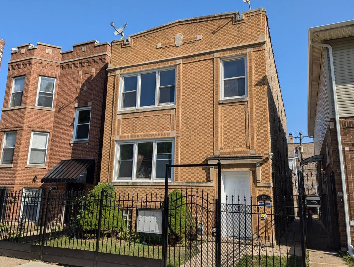Apartment for rent at 4250 W Haddon, Chicago, IL 60651