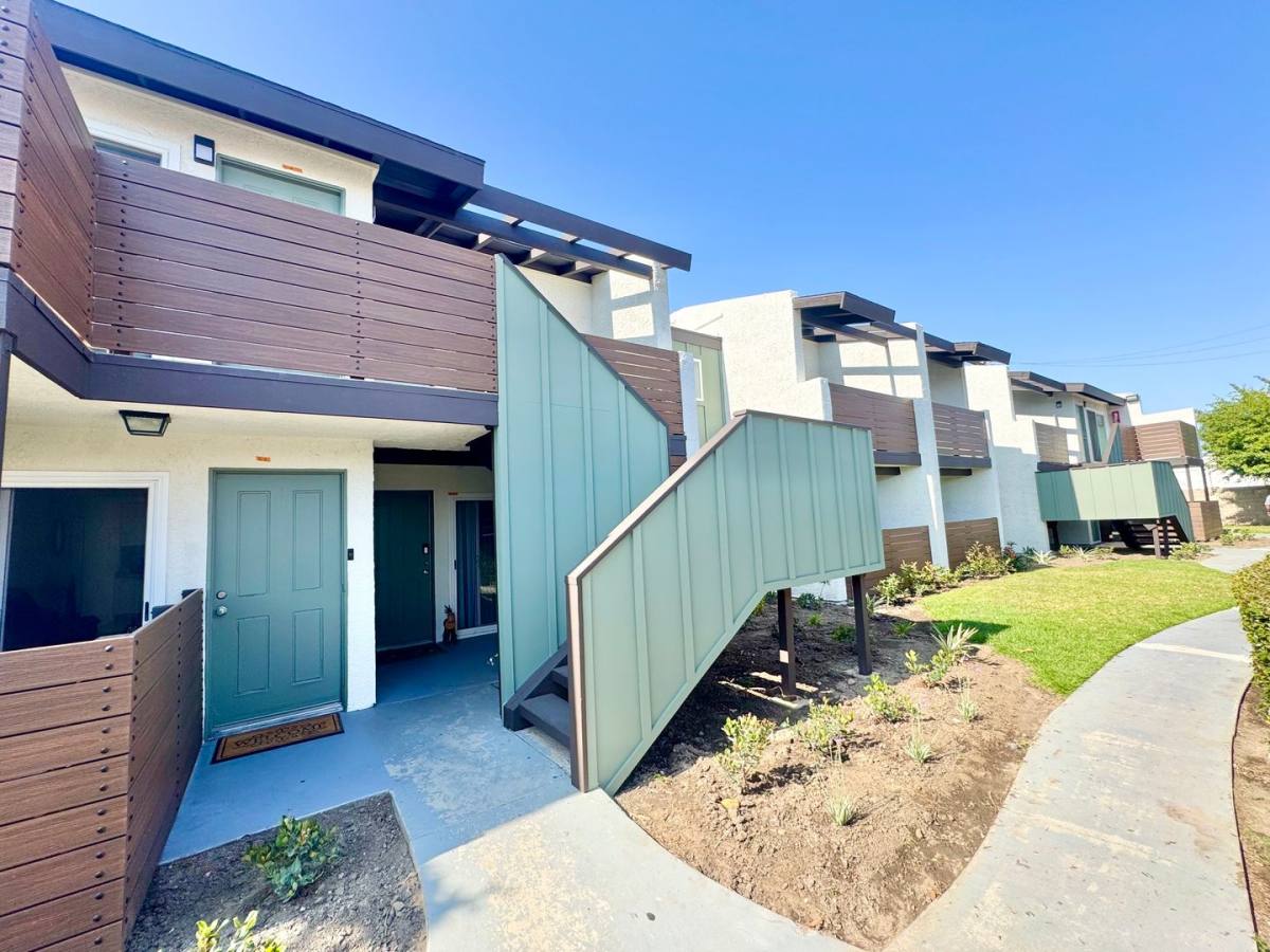 Apartment for rent at 6952 Westpark Place, Westminster, CA 92683