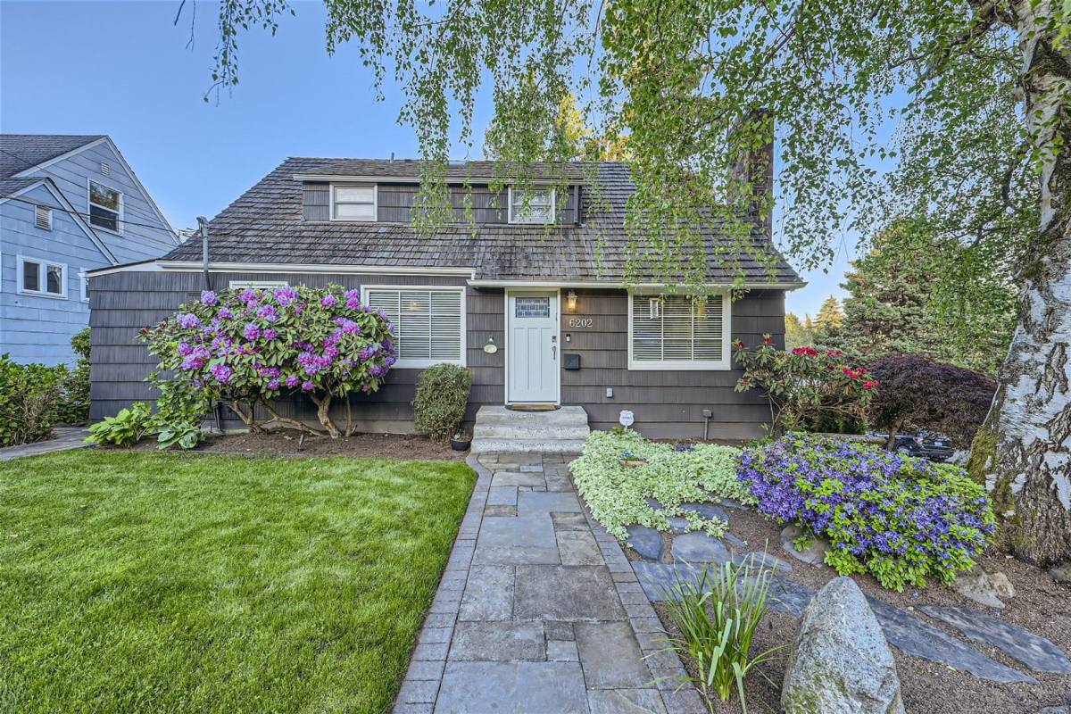 House for rent at 6202 38th Ave NE, Seattle, WA 98115
