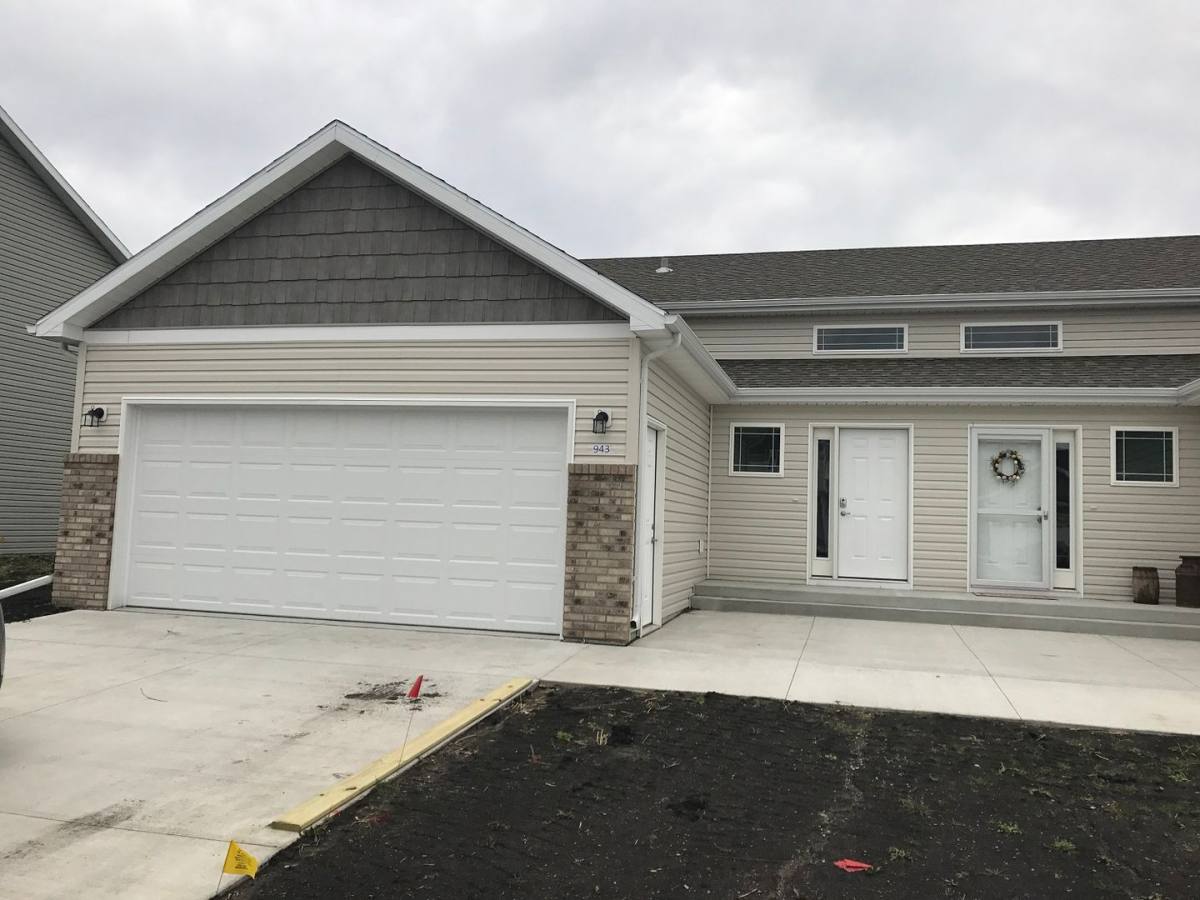 House for rent at 943 Eaglewood Ave, West Fargo, ND 58078
