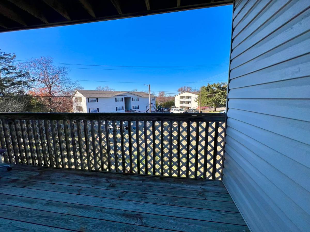 Apartment for rent at 428 Kays Lane, Hollister, MO 65672