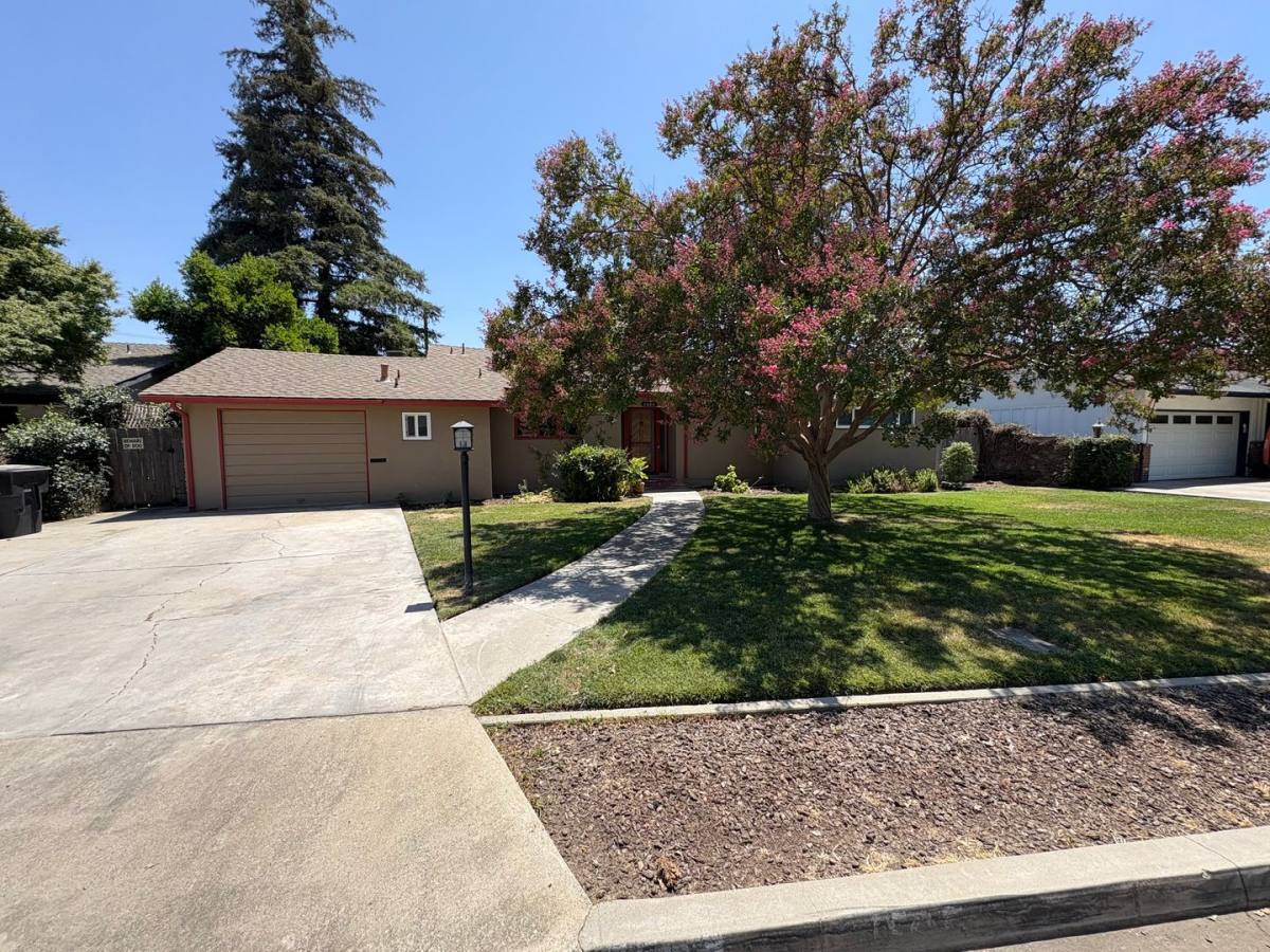 House for rent at 1505 W Laurel Ave, Visalia, CA 93277