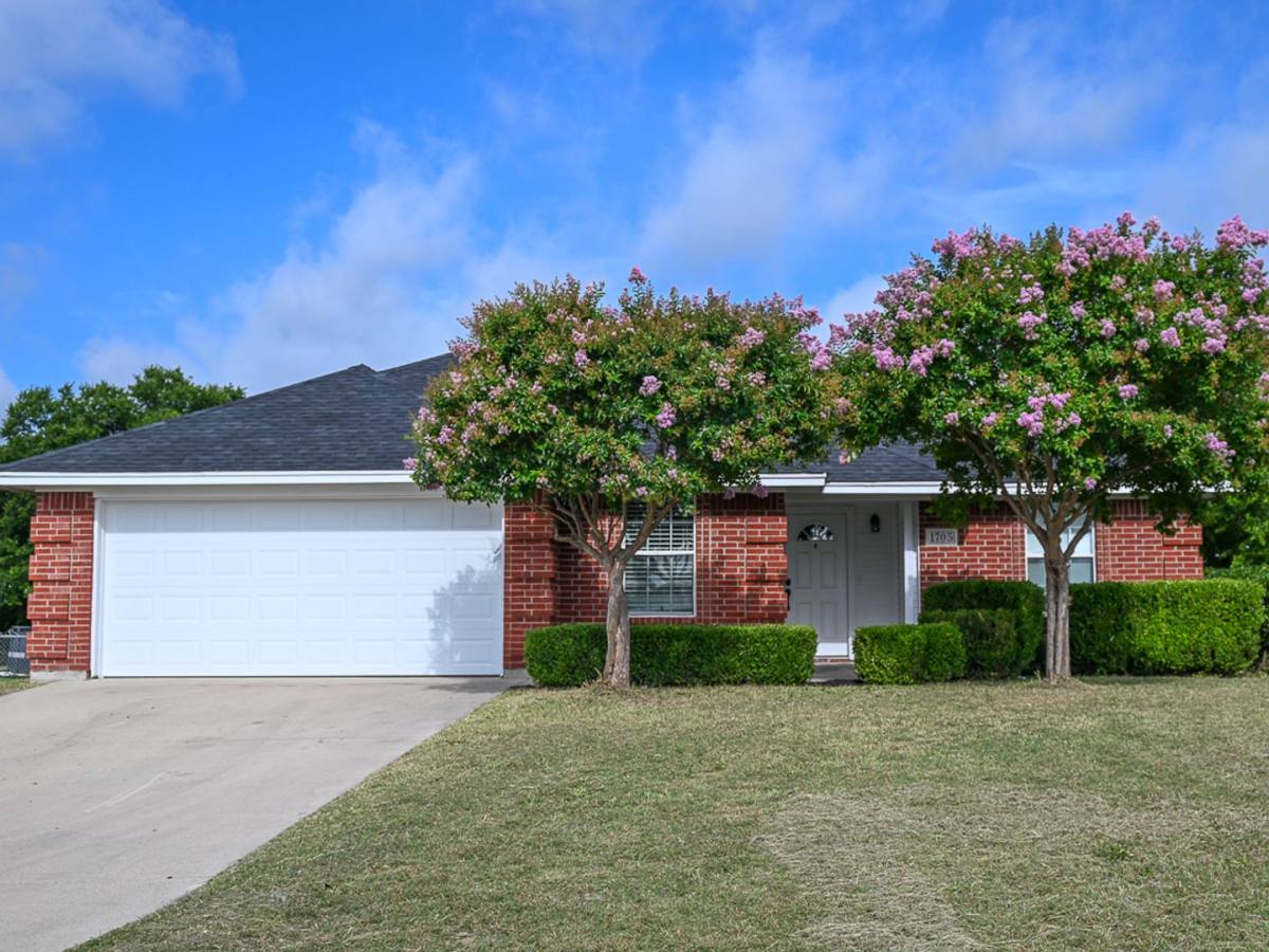 House for rent at 1705 N Cates St, Decatur, TX 76234