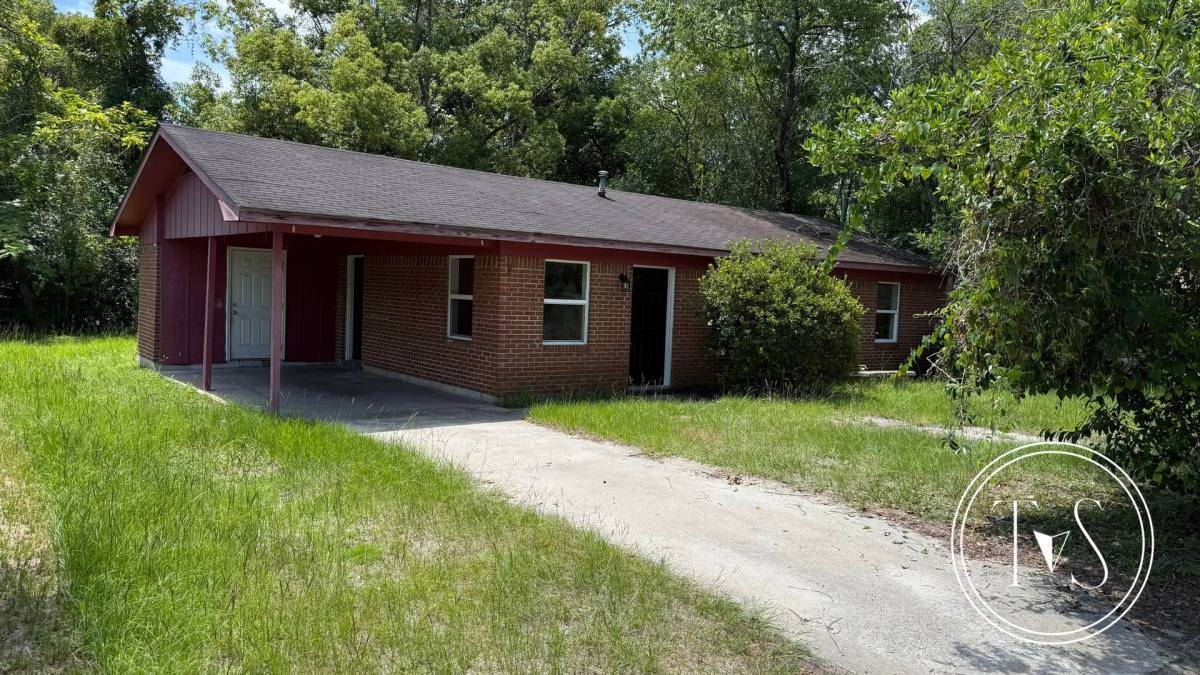 House for rent at 564 State St, Jesup, GA 31546