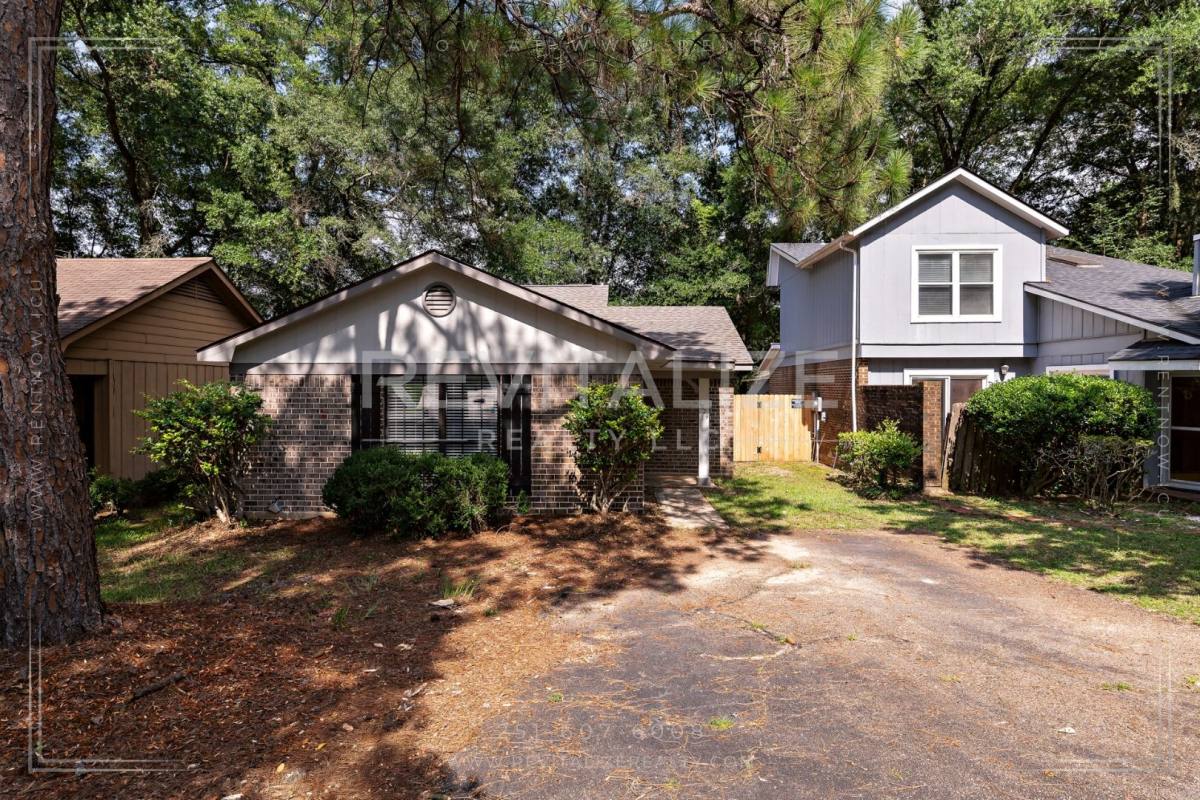 House for rent at 1829 Spring Brook Court, Mobile, AL 36609
