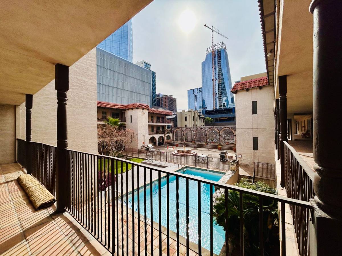 Condo for rent at 505 W 7th, Austin, TX 78701