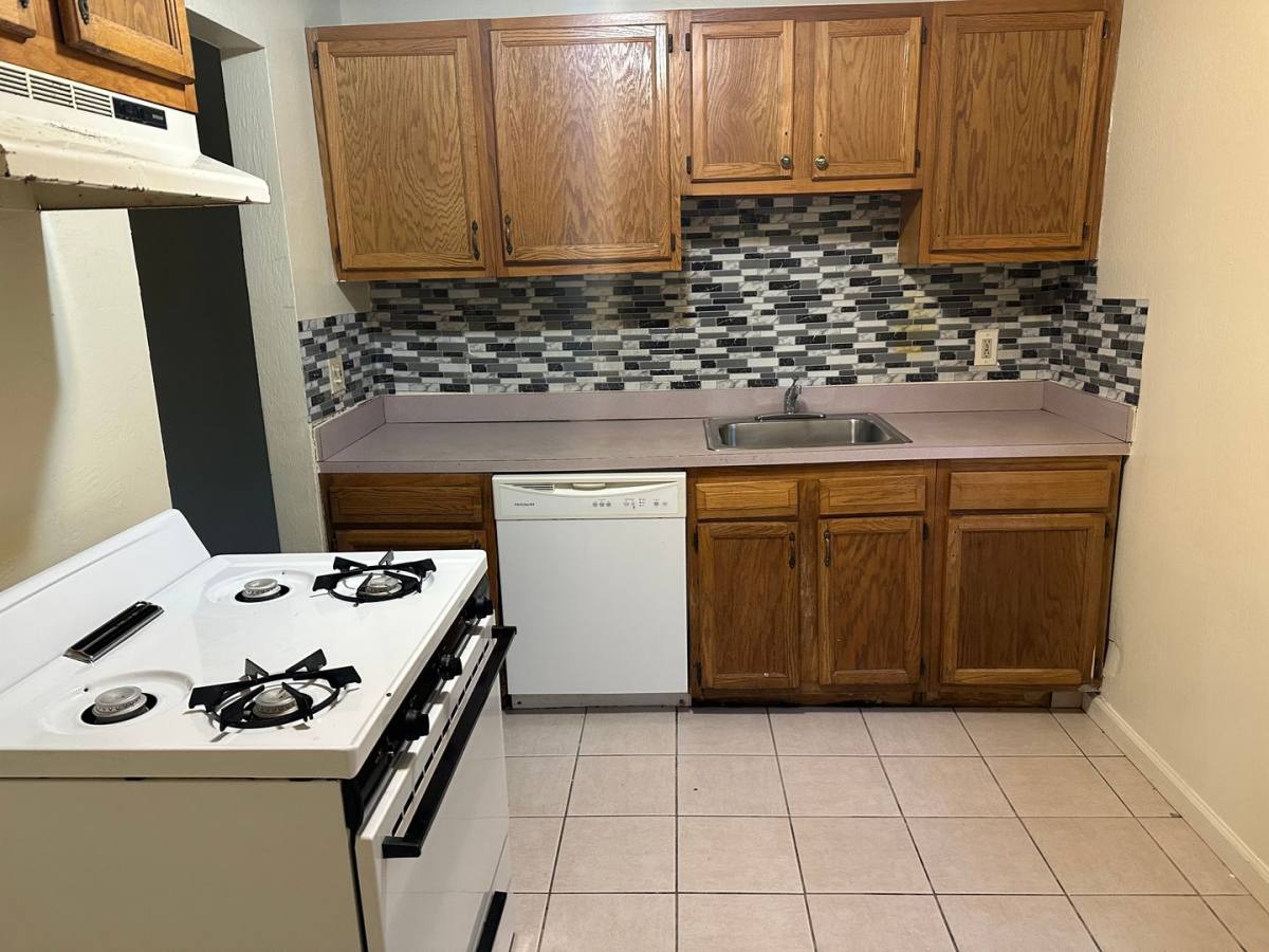 Townhouse for rent at 4925 Banbury 8 G, Cleveland, OH 44128