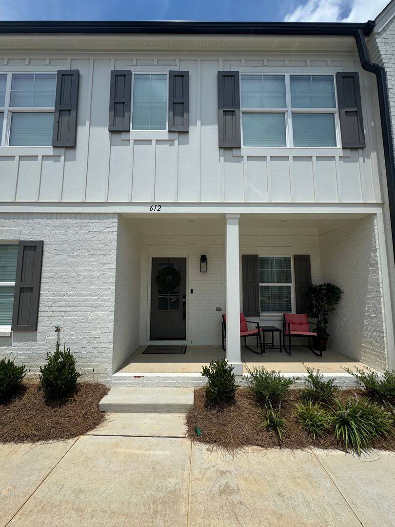 Townhouse for rent at 612 Cottage Grove Circle, Oxford, MS 38655