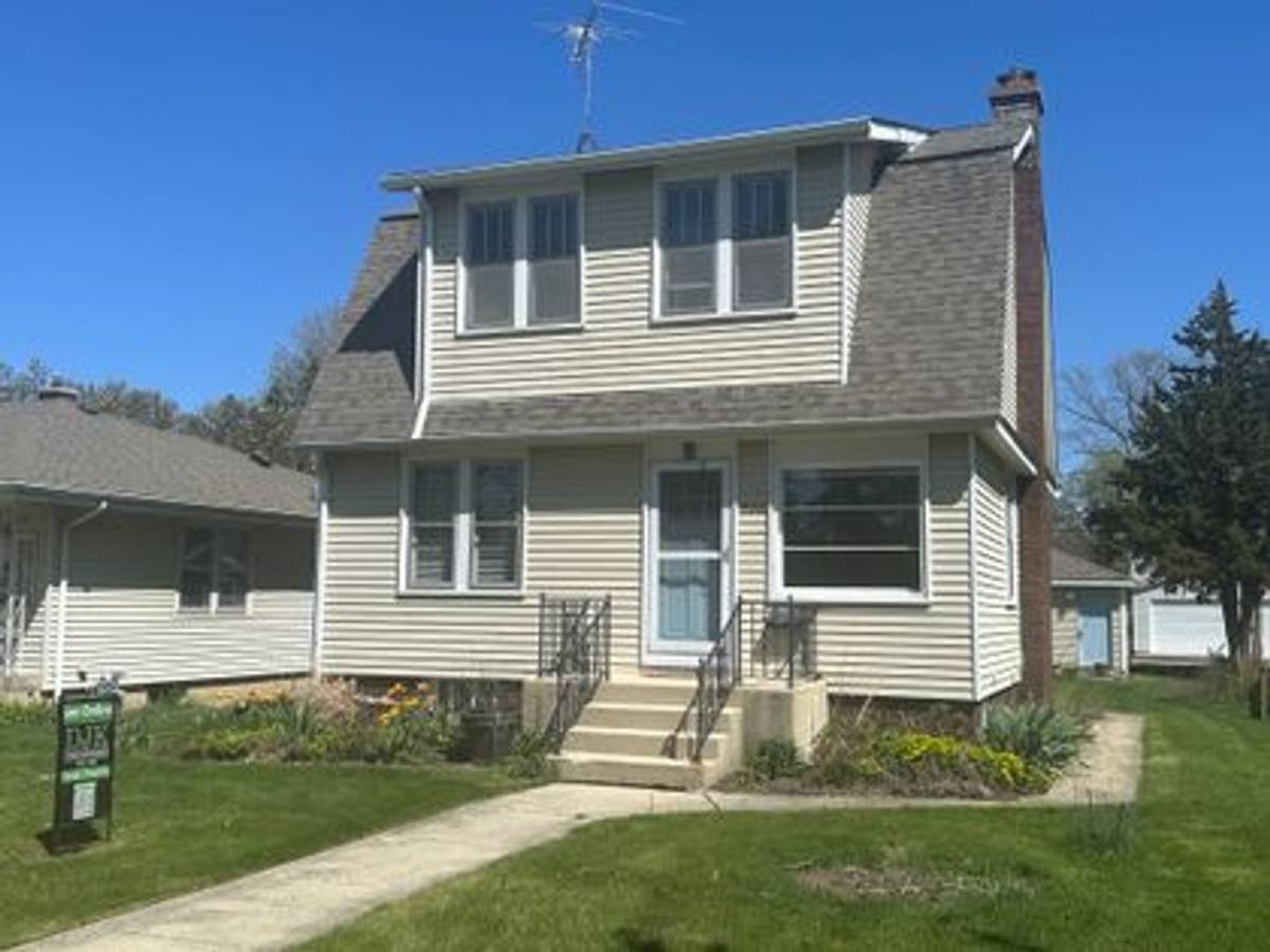 House for rent at 826 N Center St, Naperville, IL 60540