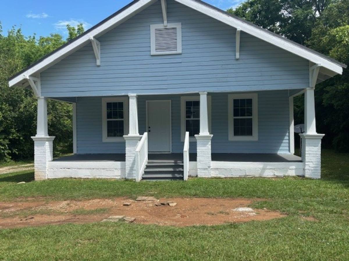 210 E Park St, Sylacauga, AL 35150