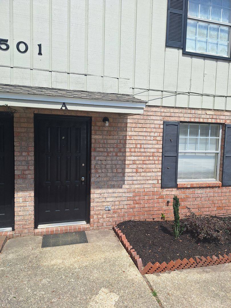 Townhouse for rent at 501 S Edgewood Circle, Pensacola, FL 32506