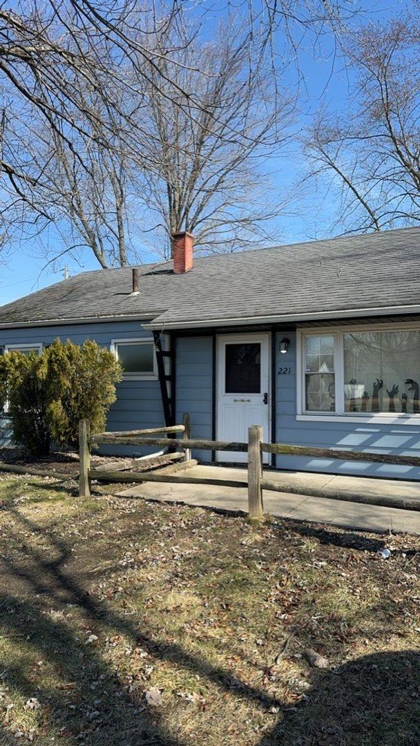 House for rent at 221 Melamad Court, Toledo, OH 43609
