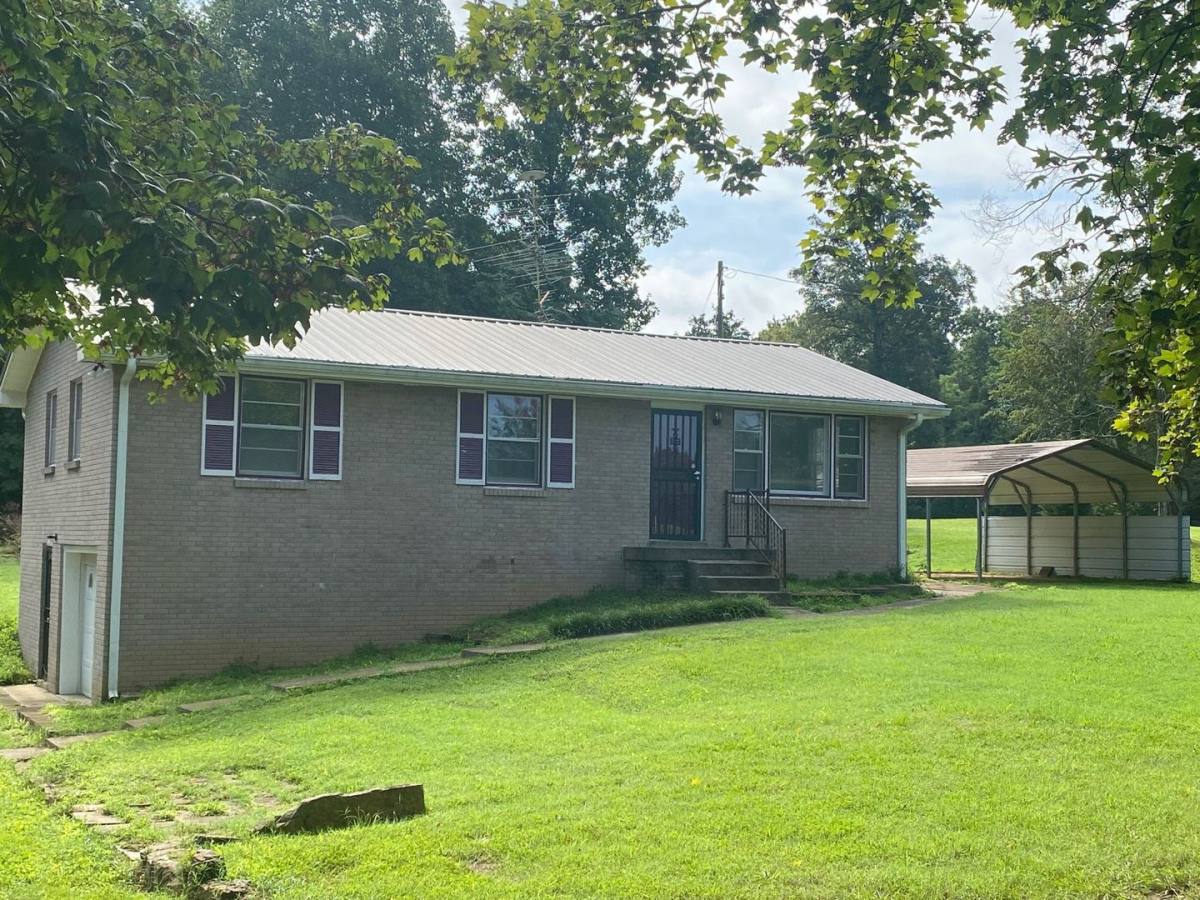 House for rent at 1137 Drake Rd, Adams, TN 37010
