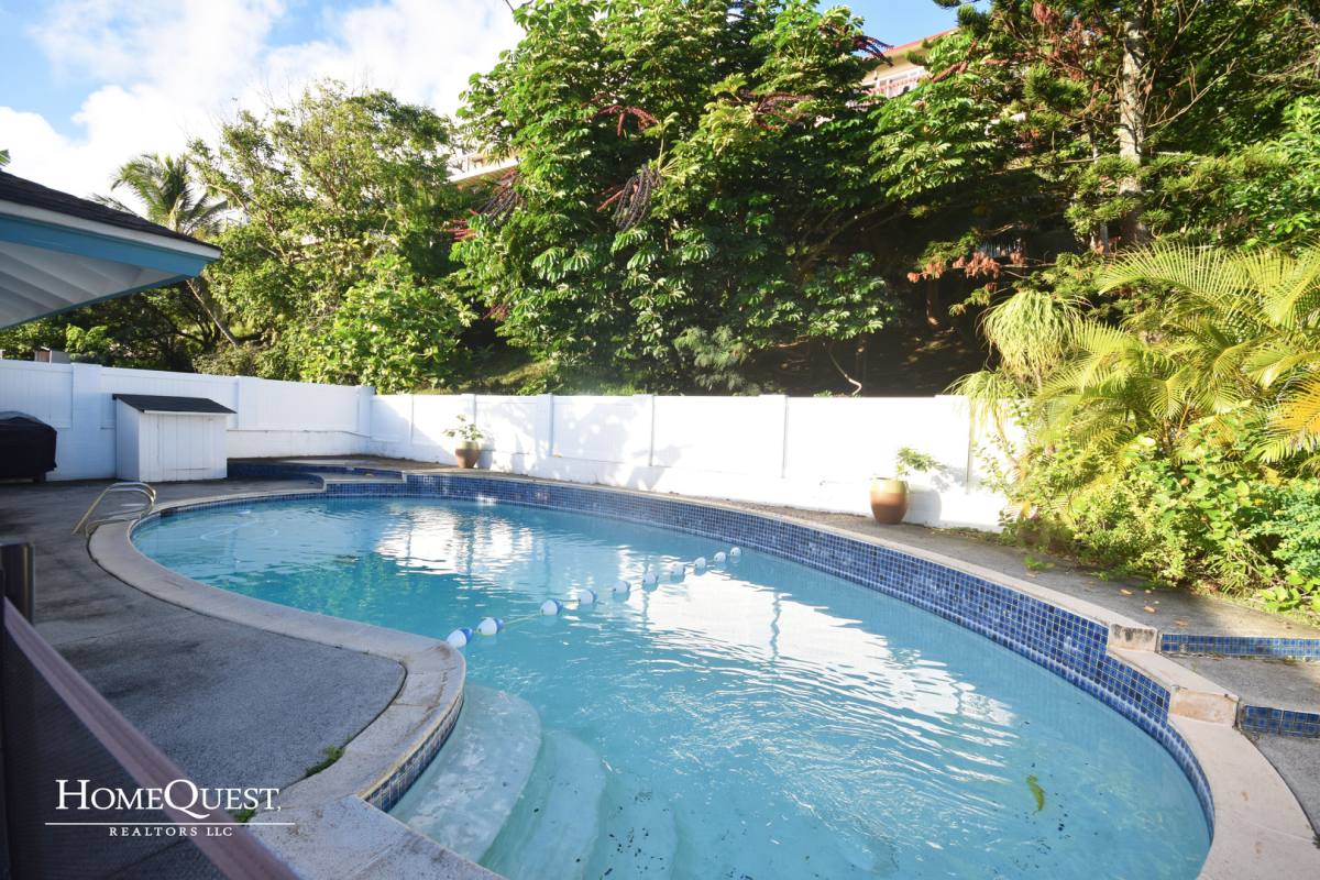 1312 Kina St, Kailua, HI 96734