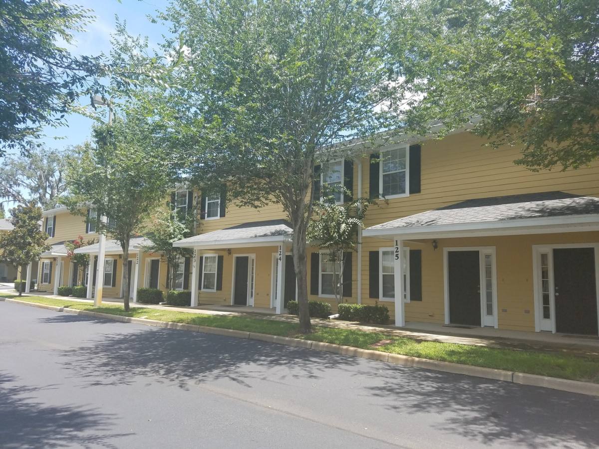 Townhouse for rent at 2933 SW 35th Place, Gainesville, FL 32608