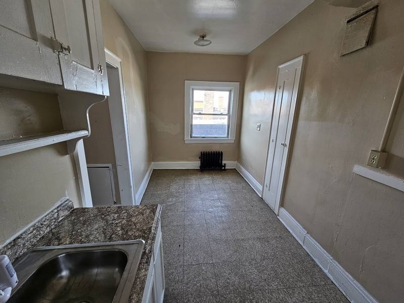 Apartment for rent at 1374 W Blvd, Cleveland, OH 44102