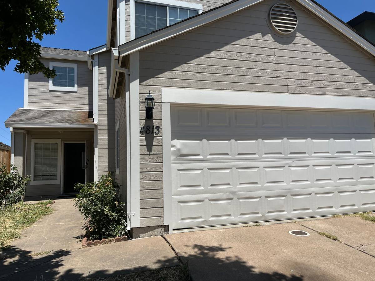 House for rent at 4813 N Laguna Dr, Sacramento, CA 95823