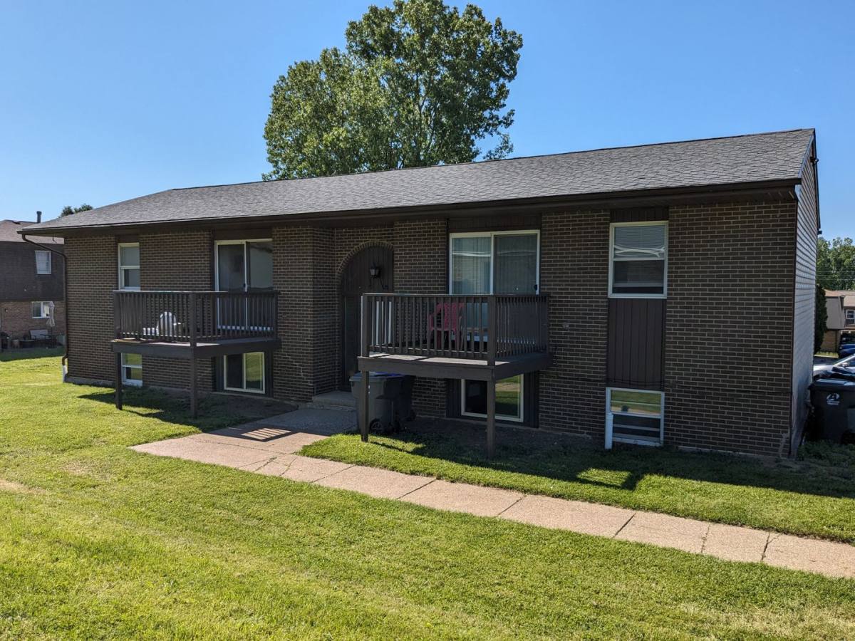 Apartment for rent at 4002-08 Canterbury Dr, Erie, PA 16506