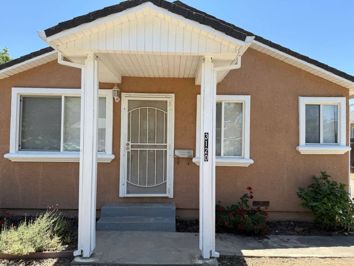 House for rent at 3120 33rd Ave, Sacramento, CA 95824