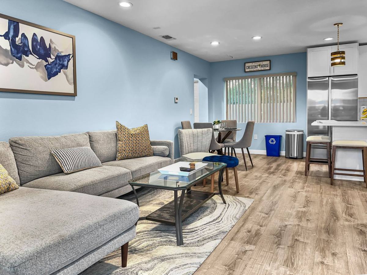 Apartment for rent at 2027 Cass St, Sarasota, FL 34232