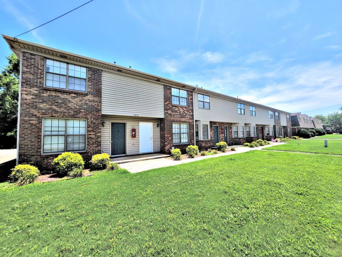 Townhouse for rent at 1414, 1416, 1423, 1425 Brookline Ave SW, Decatur, AL 35603