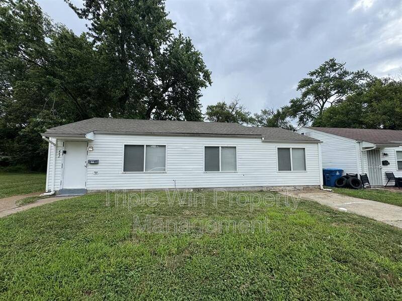 House for rent at 442 Mueller Ave, Saint Louis, MO 63135