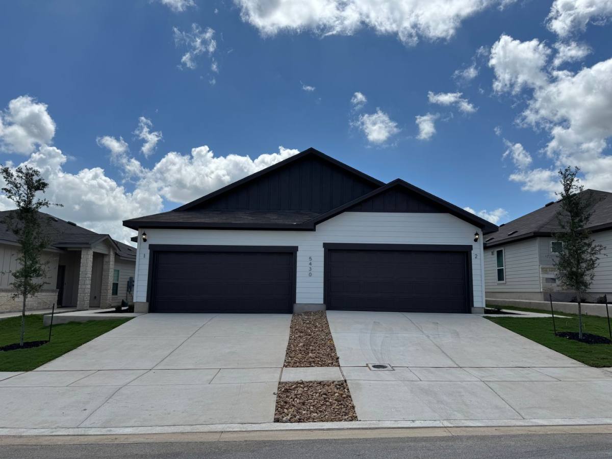 Townhouse for rent at 5430 Devils Gate, Converse, TX 78109