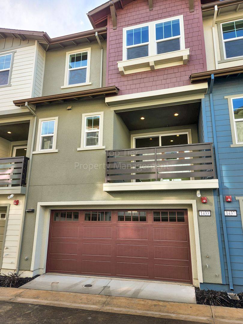 Townhouse for rent at 1433 Julia Lane, Concord, CA 94519