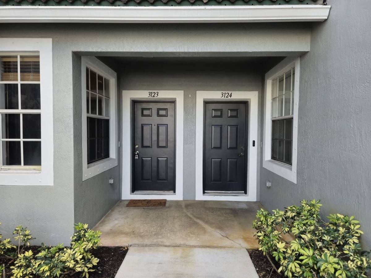 Townhouse for rent at 3123 Grandiflora Dr, Lake Worth, FL 33467