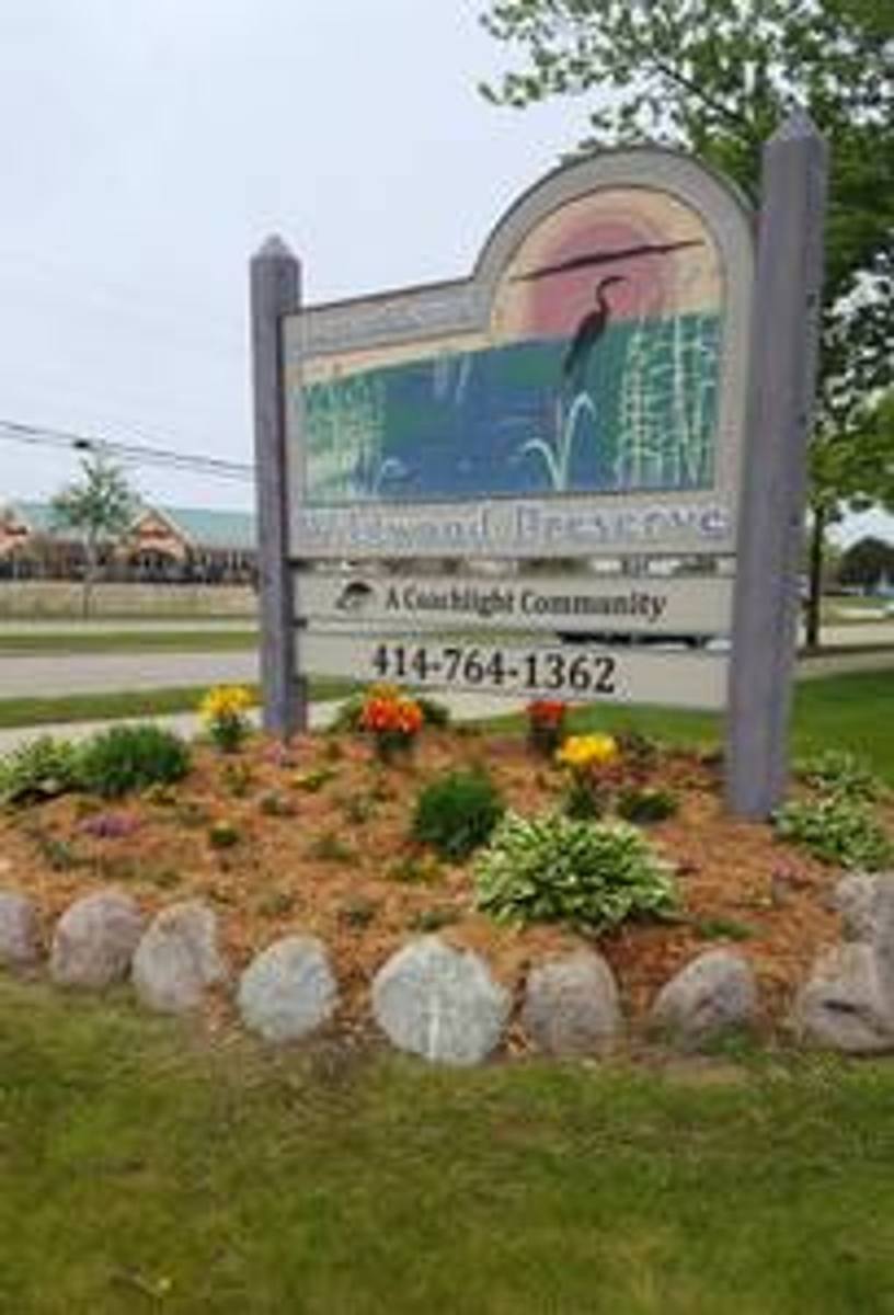 Apartment for rent at 7926 S Wildwood Dr, Oak Creek, WI 53154