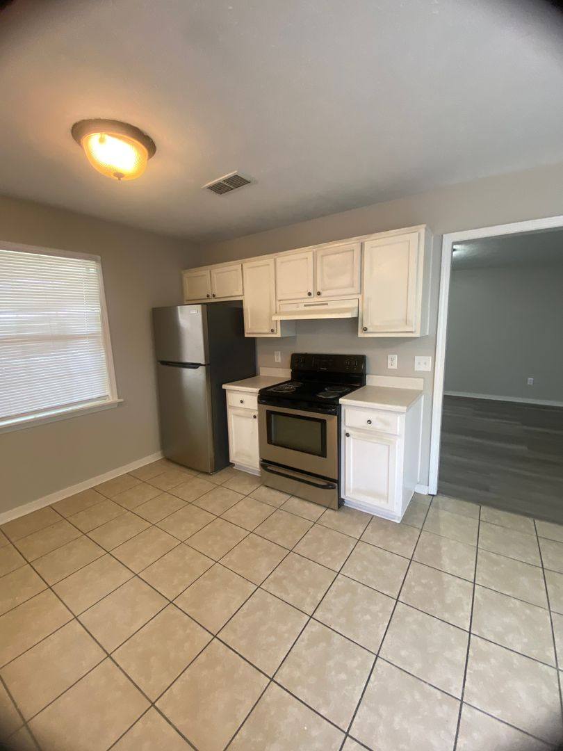 Apartment for rent at 1315 Louisville St, Starkville, MS 39759