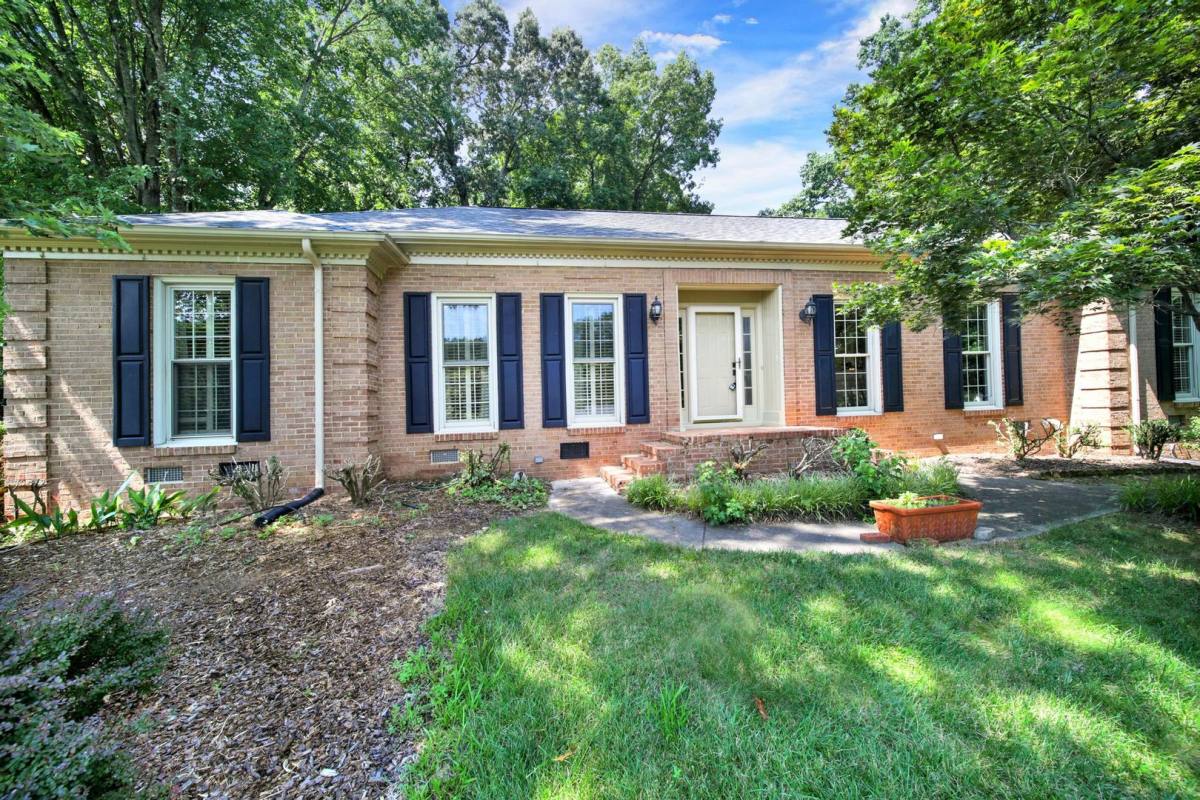 House for rent at 2913 Hinsdale St, Charlotte, NC 28210
