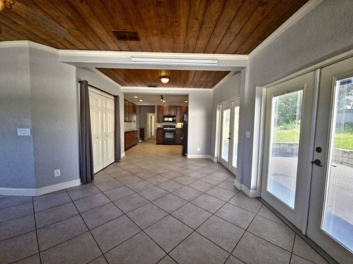 House for rent at 979 W Montrose St, Clermont, FL 34711