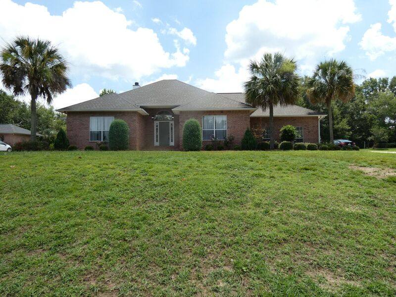 House for rent at 5632 Champions Dr, Milton, FL 32571