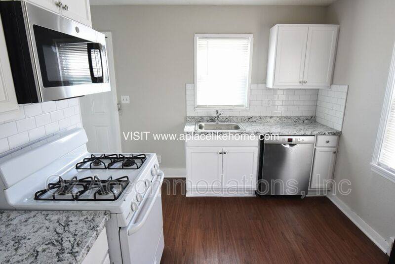 Apartment for rent at 9533 Charlotte St, Kansas City, MO 64131