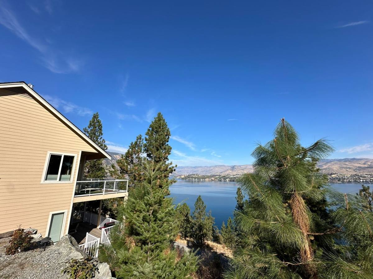 House for rent at 7371 Ridgeview Dr, Chelan, WA 98816