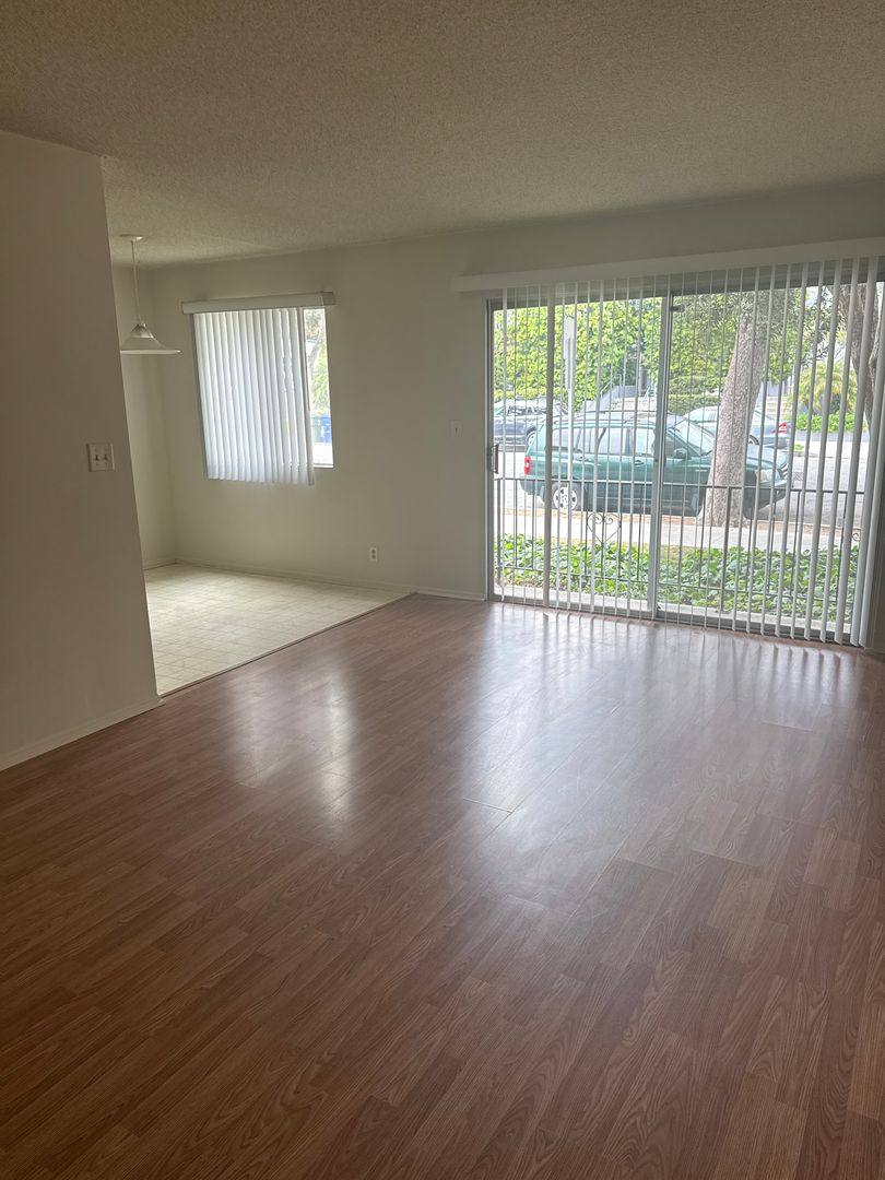 Apartment for rent at 2210 3rd St, Santa Monica, CA 90405