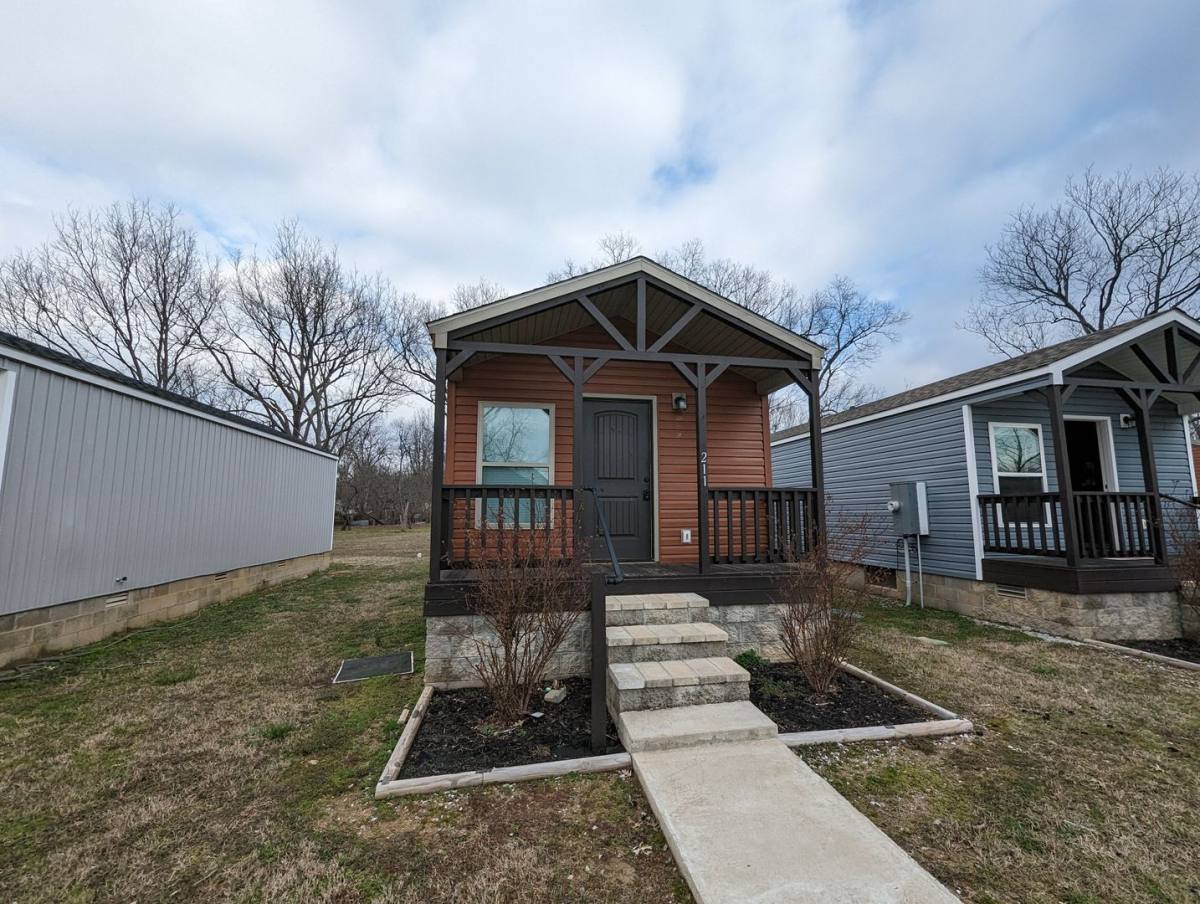 Townhouse for rent at 211 W Wright St, Sulphur Rock, AR 72579