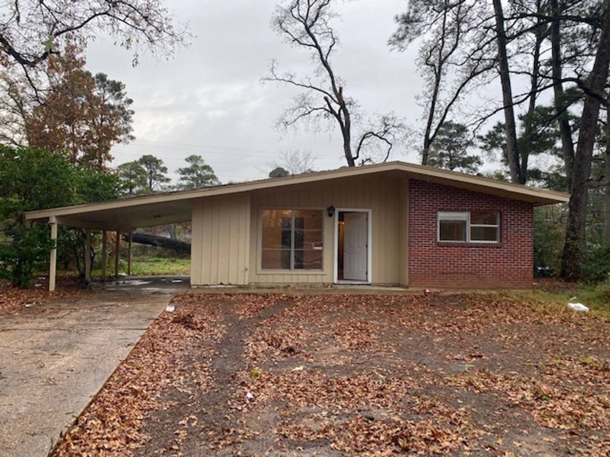 House for rent at 835 Pine Tree Dr, Shreveport, LA 71106