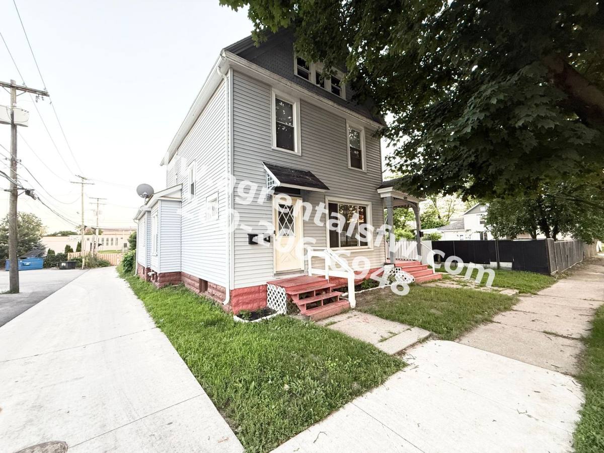 Apartment for rent at 603 W Dewald St, Fort Wayne, IN 46802