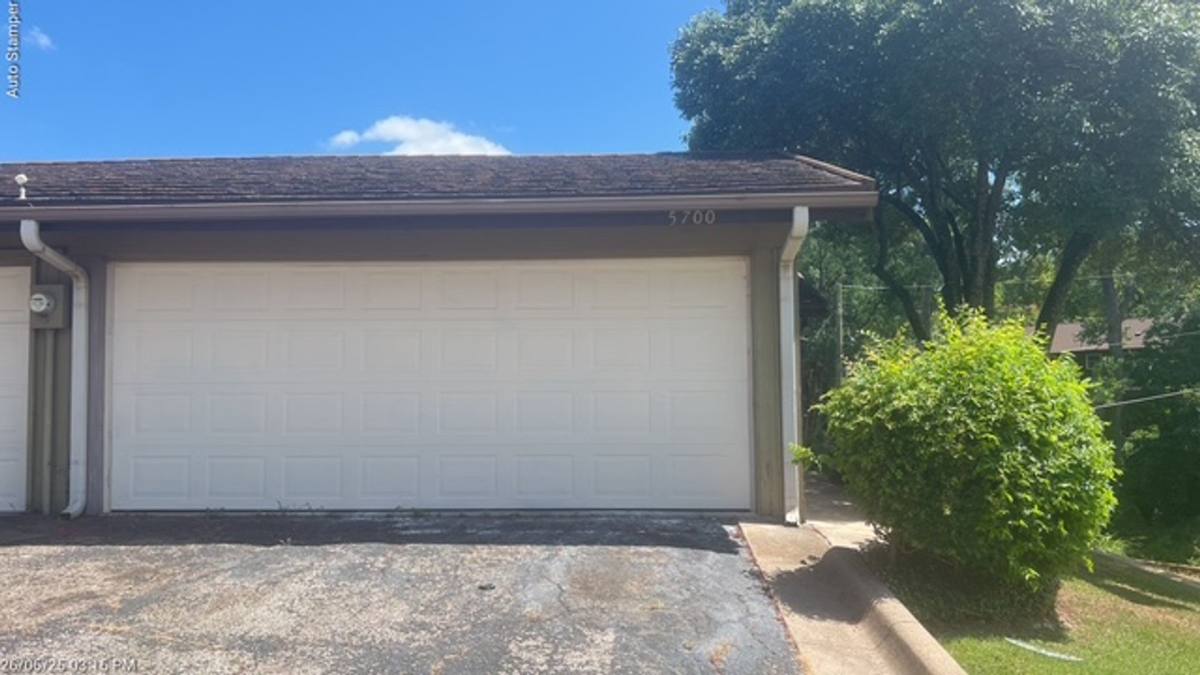 Townhouse for rent at 5700 Meadow Wood Lane, Fort Worth, TX 76112
