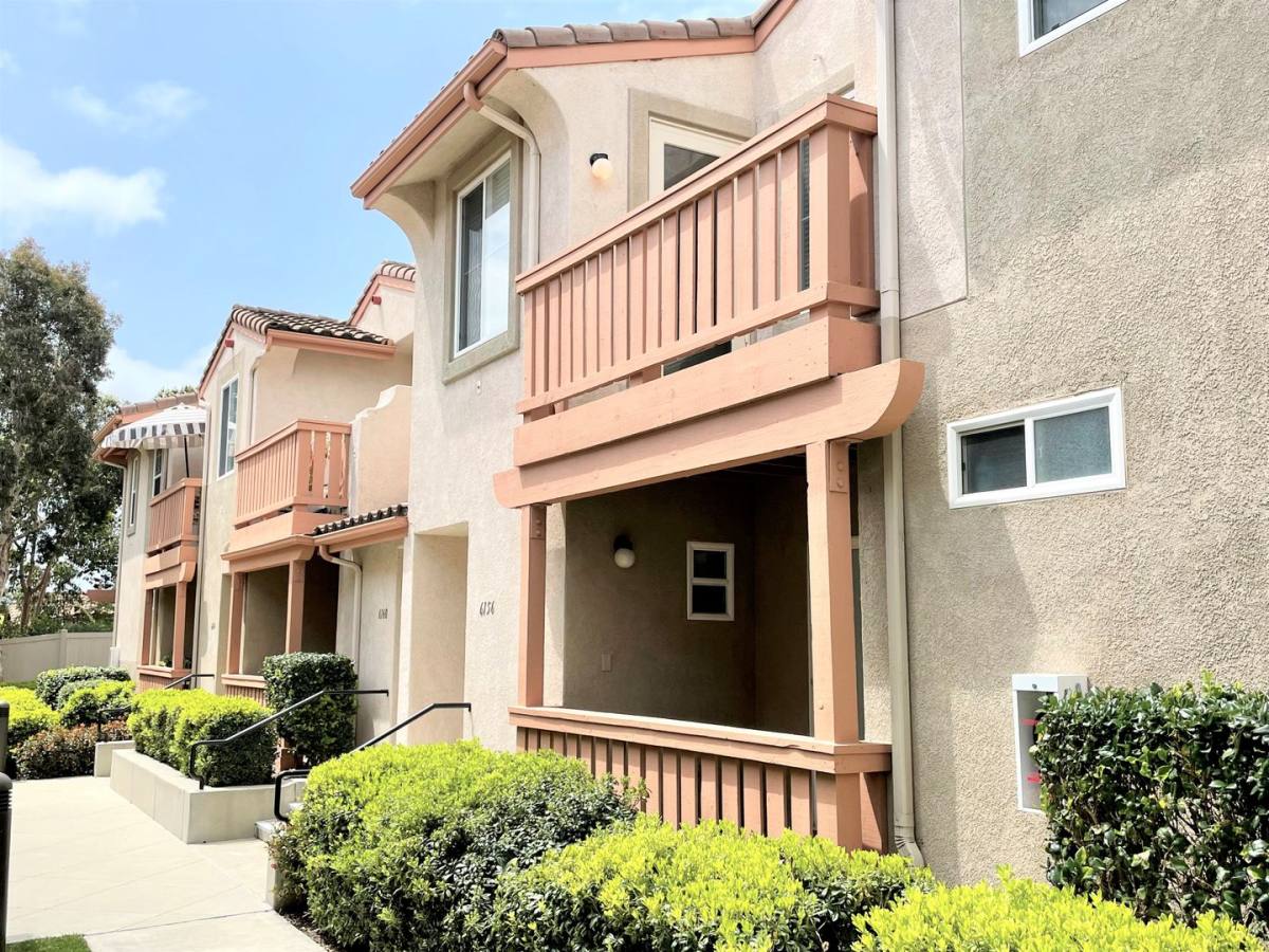 Townhouse for rent at 6156 Paseo Ensillar, Carlsbad, CA 92009