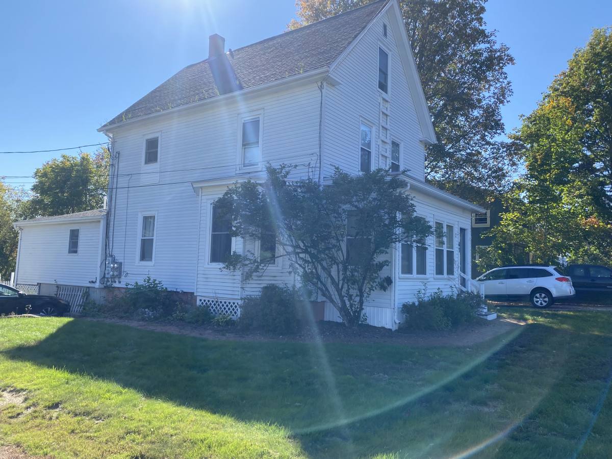 Apartment for rent at 41 Rollins Rd, Rollinsford, NH 03869