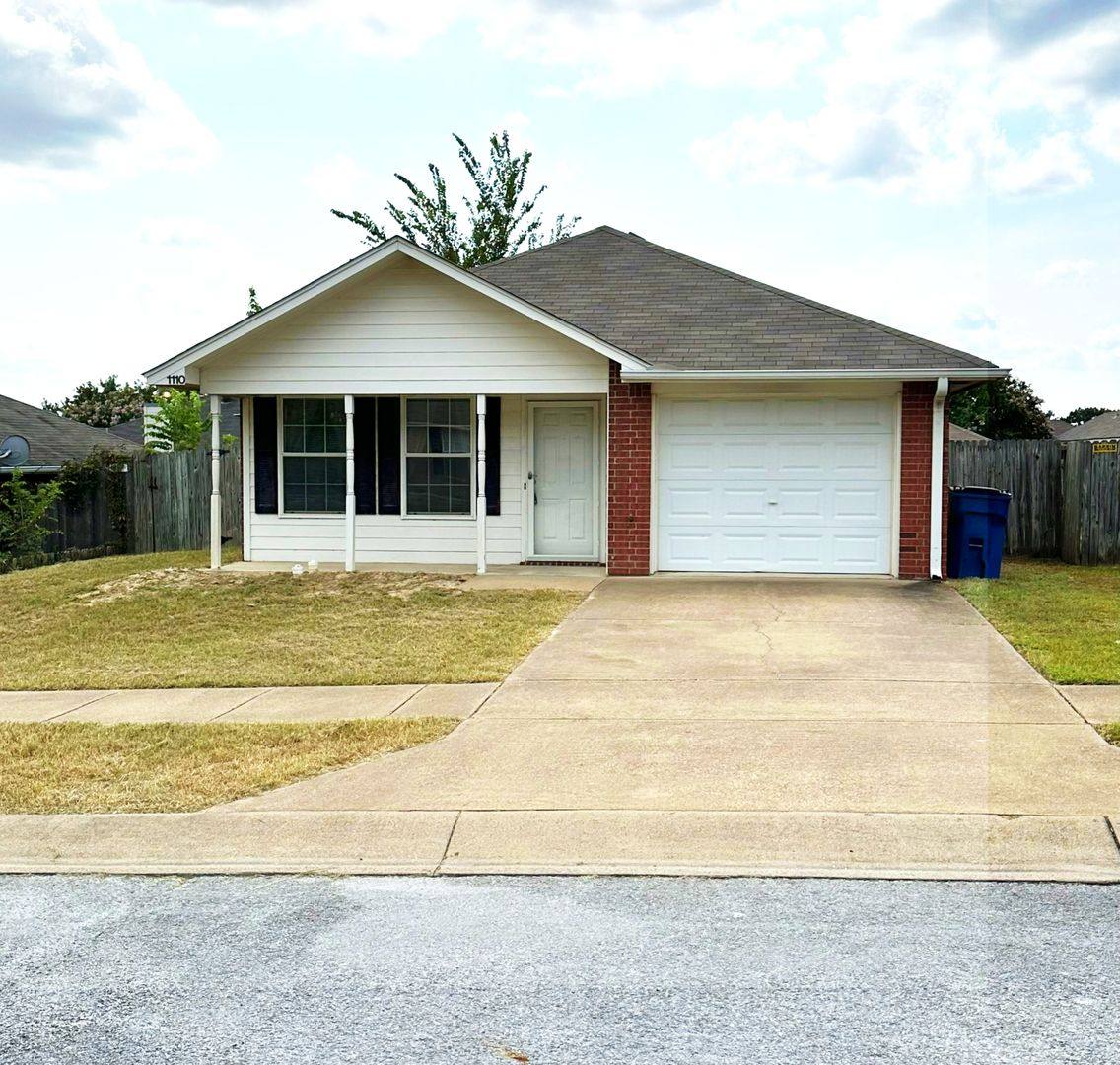 House for rent at 1110 Woodlands Park Dr, Lindale, TX 75771
