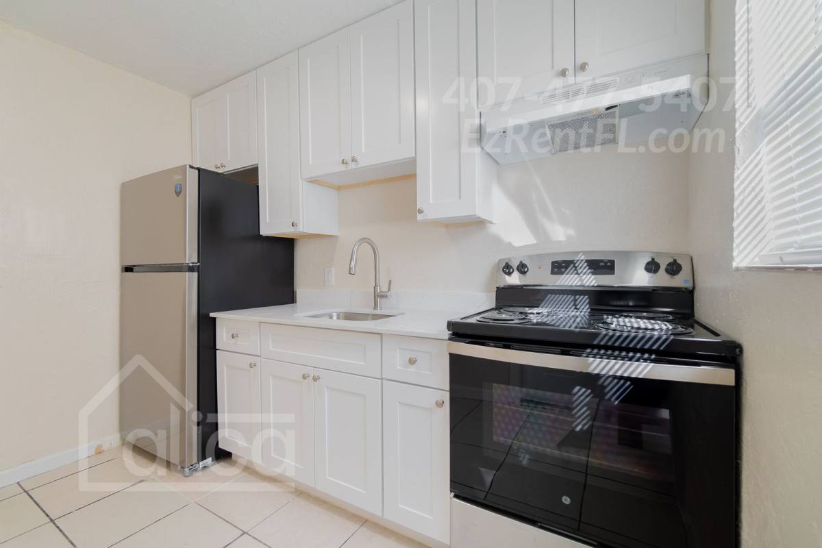Apartment for rent at 623 9th St, West Palm Beach, FL 33401