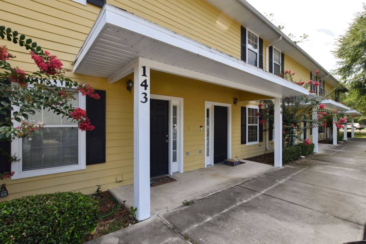 Townhouse for rent at 2951 SW 35th Place, Gainesville, FL 32608