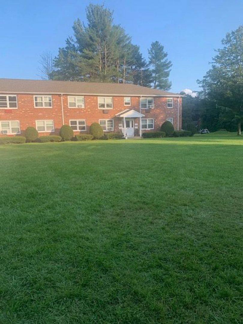 447 High St, Dalton, MA 01226