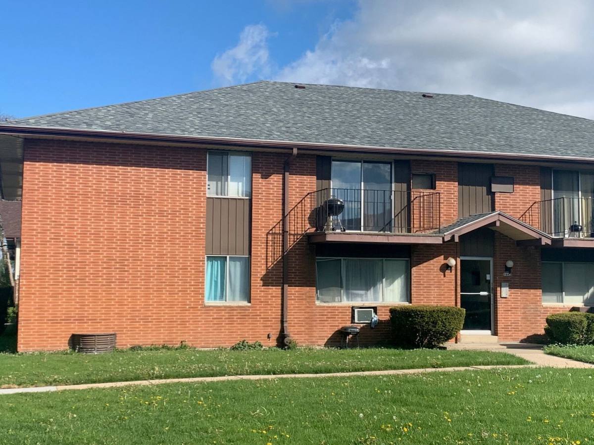 Apartment for rent at 9434 W Fond Du Lac Ave, Milwaukee, WI 53225